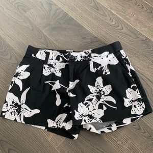 3” floral Banana Republic Shorts